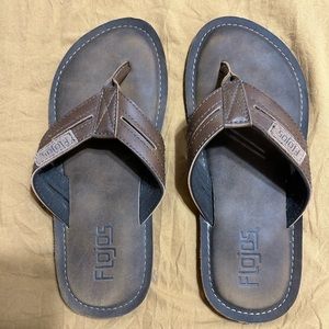 🆕 Men's brown Flojos flip flops size 8